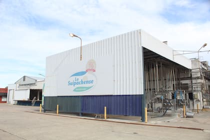 La reapertura de La Suipachense genera expectativas en Suipacha, donde la firma supo ser el principal empleador privado de la ciudad