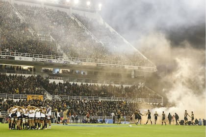 La recepción a Brumbies y a Jaguares en un estadio de Vélez poblado por 31.000 espectadores.