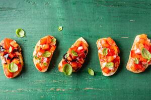 La receta para agasajar a tus invitados con una bruschetta perfecta