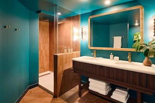 La receta para preparar el perfume casero que usan los hoteles para aromatizar el baño