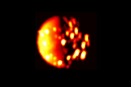La reciente actividad extraña alrededor de la luna volcánica de Júpiter, Io, confunde y entusiasma a los científicos