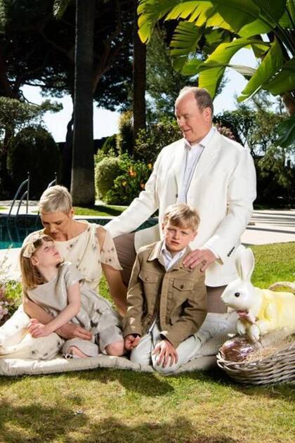 La reciente imagen de la familia unida.