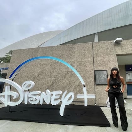 La reconocida actriz, Diane Guerrero, contó cómo fue vivir sin sus padres a los 14 años