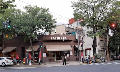 La reconocida vermutería del barrio, La Fuerza, donde la revista Time Out recomienda probar su vermut malbec