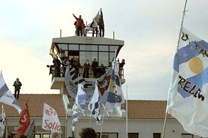 La Red Federal de Sitios de la Memoria señaló ayer a la base Almirante Zar; La Cámpora, presente
