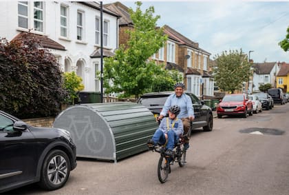 La red incluirá diversos diseños de estacionamientos seguros, tanto pequeños como de alta capacidad, incluyendo unidades cerradas y al aire libre