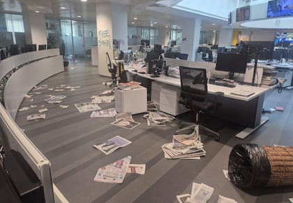 La redacción de La Stampa fue severamente dañada.