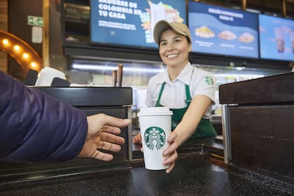 La reestructuración de Starbucks afectará a varios empleados de la cadena (Archivo)