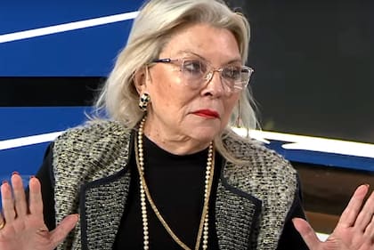 La referente de la Coalición Cívica ARI (CC ARI), Elisa Carrió, apuntó contra la gestión de Milei y varios funcionarios del gabinete.