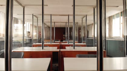 La reforma en el sector de oficinas fue diseñada por el legendario Horacio Baliero y el estudio Aisenson, con equipamiento de Interieur.