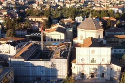 La región Abruzos se ubica en el centro de Italia