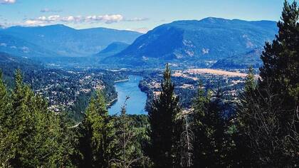 La región montañosa de West Kootenay alberga muchos de los dujobores de Columbia Británica