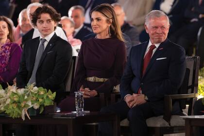 La reina asistió a la celebración acompañada del rey Abdalá y el príncipe Hashem.