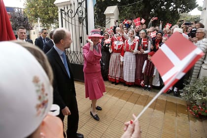 La Reina de Dinamarca Margarita II visito distintos lugares de la ciudad de Tandil en 2019