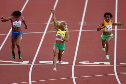 La reina de la velocidad: se coronó en los 100 metros y lideró al equipo jamaiquino