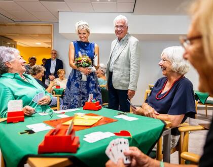 La reina de los Países Bajos se robó todas las miradas con su look (Foto: Instagram @koninklijkhuis / @patrickvkatwijk)