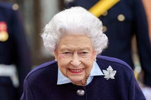 Isabel II cancela viaje de Navidad ante auge de ómicron