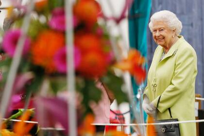 La Reina Isabel II de Gran Bretaña, durante su visita en la edición 2019 de la exposición.