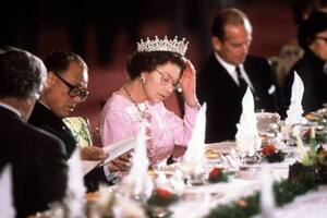 La particular costumbre que Lady Di mantenía a espaldas de la reina en sus visitas a Buckingham