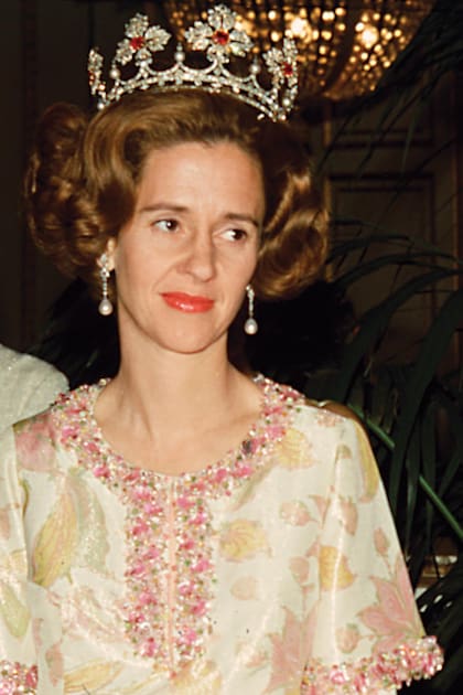 La Reina Fabiola con la tiara ducal (española) en una de sus dos versiones. 