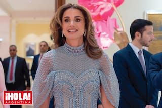 Sorprendió con un vestido de alta costura adaptado especialmente para ella y un “emotivo” accesorio