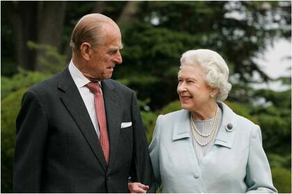 La reina Isabel II junto al príncipe Felipe de Edimburgo, quien murió en abril de este año