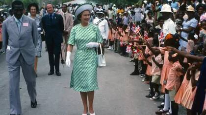 La reina Isabel visitó Barbados en 1977