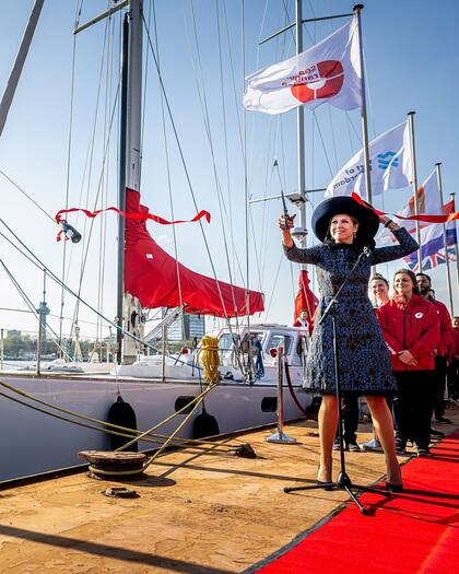 La reina Máxima bautizó un nuevo velero en Róterdam (Foto: Instagram @patrickvkatwijk)