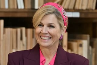 El look reciclado de Máxima Zorreguieta con un accesorio en la cabeza que marca tendencia