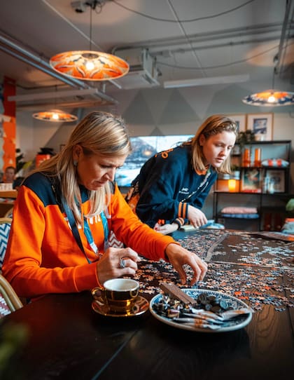 La reina Máxima compartió momentos de esparcimiento con el equipo neerlandés