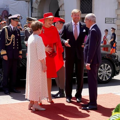 La reina Máxima deslumbró con su look en su visita a Austria (Foto: Instagram/@koninklijkhuis)