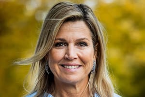 Máxima deslumbró con un elegante y sofisticado look y sorprendió con la elección de colores