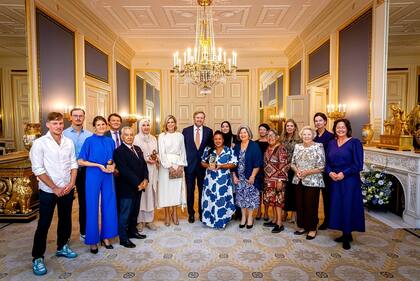 La reina Máxima, el rey Guillermo y la reina Beatriz entregaron los premios Manzanas de Naranja (Appeltjes van Oranje) (Foto: Instagram @koninklijkhuis)
