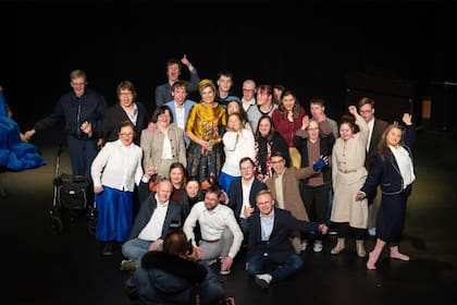 La reina Máxima inauguró un nuevo teatro en Hengelo junto a la compañía de teatro KamaK (Foto: Instagram @theaterkamak
/ @rikkert_harink_)