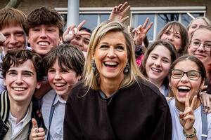 La reina Máxima tuvo un divertido día de actividades a puras selfies (Foto: Instagram @patrickvkatwijk)
