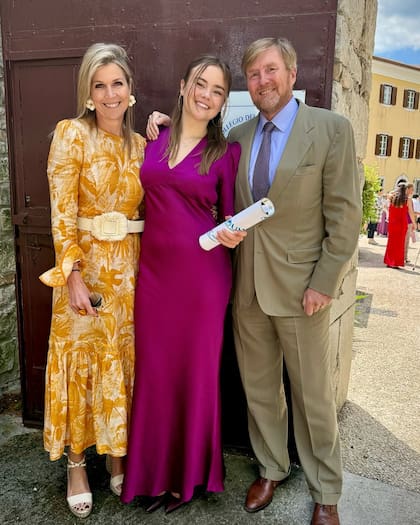 La reina Máxima y el rey Guillermo dijeron presente en la ceremonia de graduación de su hija Ariane (Foto: Instagram @koninklijkhuis)