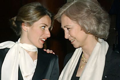 La reina Sofía siempre dedicó palabras respetuosas a su nuera en público, mientras que Letizia le manifestó su admiración desde el principio; ¿qué pasó después?