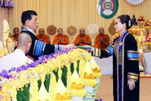 Suthida de Tailandia: la reina que sumó 39 títulos universitarios en un día