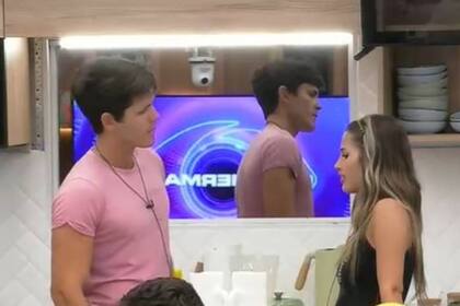 La relación entre Marcos y Julieta parece ir directo hacia un desenlace romántico.