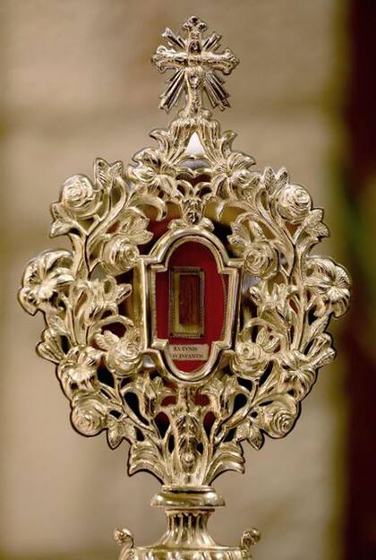 La reliquia tiene más de 2 mil años de antigüedad y "formó parte del pesebre en el que fue colocado el Niño Jesús", según el comunicado