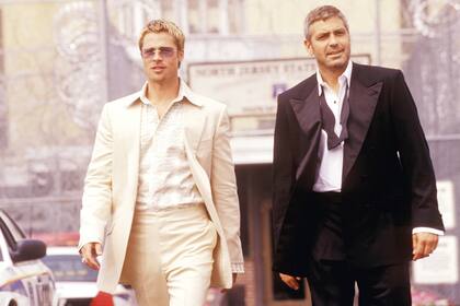La remake dirigida por Steven Soderbergh no podía quedar atrás y juntó a Brad Pitt con George Clooney, entre otros 