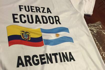 La remera que utilizará River en solidaridad a los damnificados por el terremoto de Ecuador