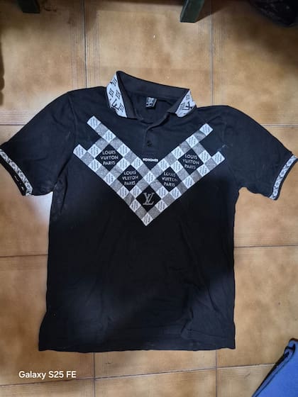 La remera secuestrada por la Policía de la Ciudad