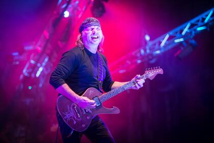 Gustavo Nápoli, un guitar hero en su ciudad