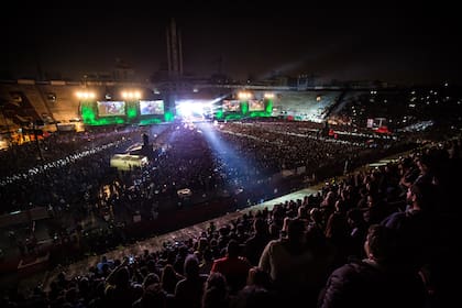 Una vez más, el Tomás A. Ducó estuvo repleto. Los que estuvieron en las dos fechas, dicen que este miércoles hubo más gente que la noche inaugural