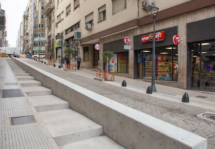 La renovación del microcentro porteño incluyó nuevas rampas, veredas y mobiliario urbano