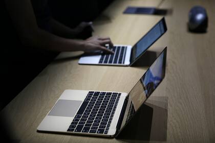 La renovada MacBook de Apple se suma al segmento de equipos sin sistema de refrigeración por ventiladores, como la ZenBook de Asus y la Yoga 3 Pro de Lenovo