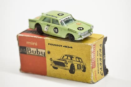 La réplica del Peugeot 404 de carrera