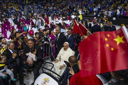 La represión de las minorías religiosas por parte de la vecina China ha sido un telón de fondo constante del viaje, aunque el Vaticano espera centrar la atención en Mongolia y sus 1450 católicos