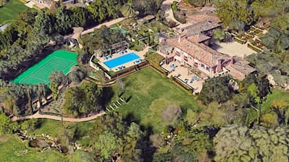 La residencia de Meghan Markle y el príncipe Harry en Montecito, Santa Barbara, cuenta con nueve habitaciones y 16 baños, cancha de tenis y una casa de huéspedes
